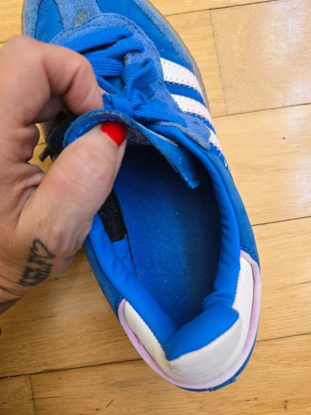 adidas | Samba Bold Blue White Gum Sporty Retro Sneakers | WMS 6